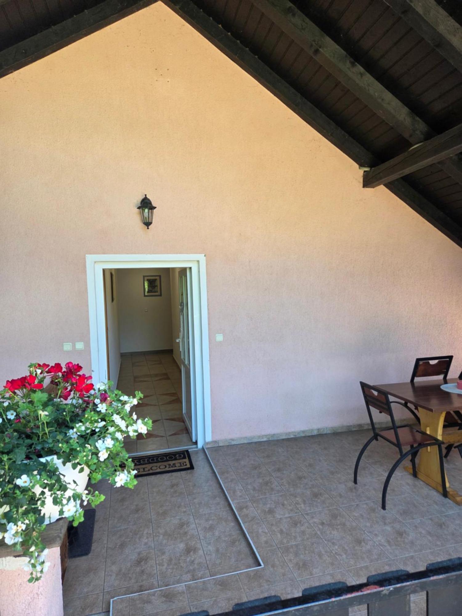 Apartman & Sobe Orhideja Smoljanac Luaran gambar